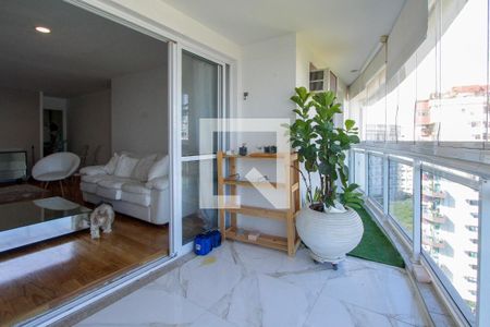 Varanda de apartamento para alugar com 3 quartos, 121m² em Barra da Tijuca, Rio de Janeiro