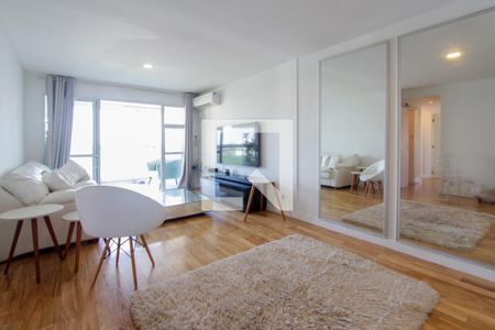 Sala de apartamento para alugar com 3 quartos, 121m² em Barra da Tijuca, Rio de Janeiro