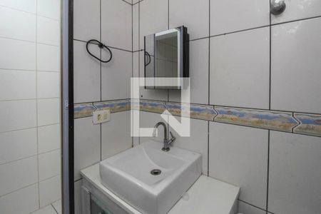 Banheiro de casa para alugar com 1 quarto, 50m² em Jardim Sapopemba, São Paulo