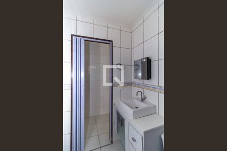 Banheiro de casa para alugar com 1 quarto, 50m² em Jardim Sapopemba, São Paulo