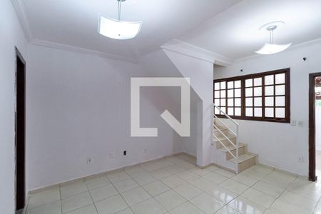 Sala de casa à venda com 2 quartos, 120m² em Santa Branca, Belo Horizonte