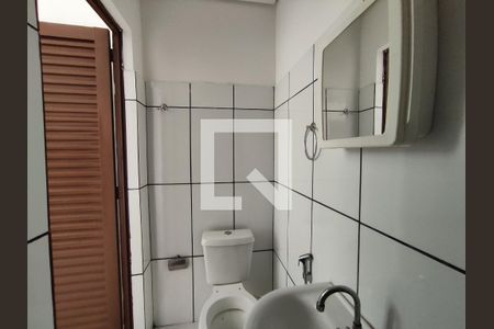 Banheiro de casa para alugar com 1 quarto, 33m² em Pedra Azul, Contagem