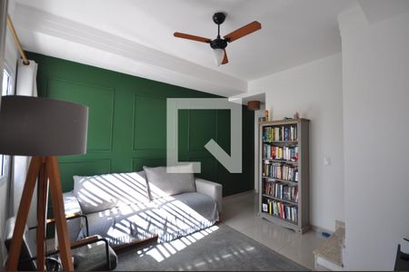 Sala de casa de condomínio para alugar com 2 quartos, 80m² em Vila Mazzei, São Paulo