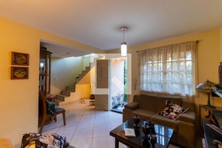 Sala de casa à venda com 3 quartos, 400m² em Itaipu, Niterói