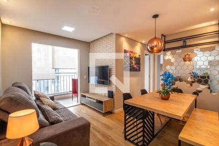 Sala de apartamento à venda com 2 quartos, 56m² em Continental, Osasco
