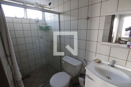 Banheiro de apartamento para alugar com 2 quartos, 56m² em Jardim Luz, Goiânia