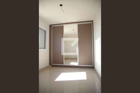 Quarto 1 de apartamento para alugar com 2 quartos, 56m² em Vila Rosa, Goiânia