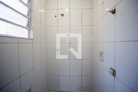 Banheiro de casa para alugar com 1 quarto, 49m² em Taboão, Diadema