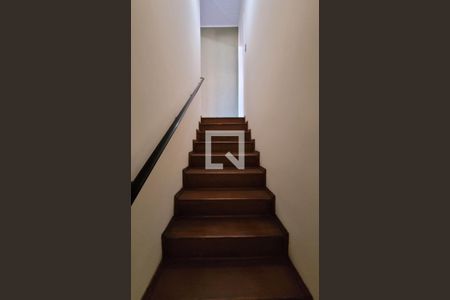 Escada de casa à venda com 2 quartos, 132m² em Silveira, Santo André
