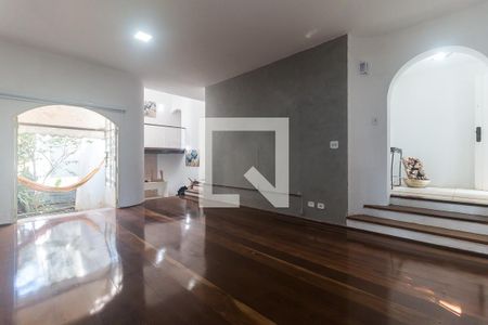 Sala de casa para alugar com 4 quartos, 450m² em Vila Nova Socorro, Mogi das Cruzes