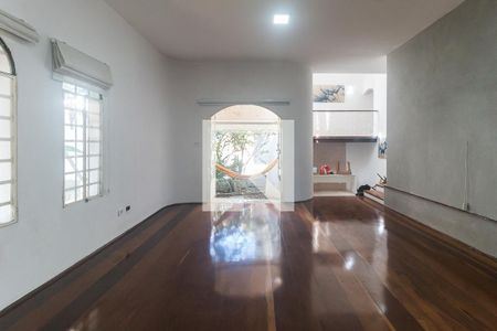 Sala de casa para alugar com 4 quartos, 450m² em Vila Nova Socorro, Mogi das Cruzes