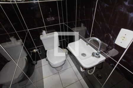 Casa à venda com 330m², 3 quartos e 4 vagas Casa à venda com 330m², 3 quartos e 4 vagasBanheiro 4