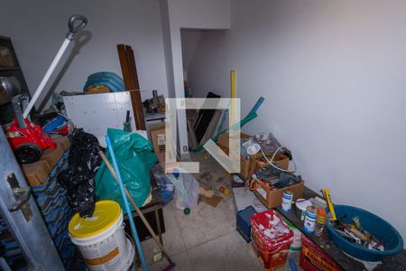 Casa à venda com 330m², 3 quartos e 4 vagas Casa à venda com 330m², 3 quartos e 4 vagasQuartinho da bagunça