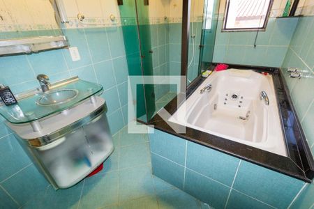 Casa à venda com 330m², 3 quartos e 4 vagas Casa à venda com 330m², 3 quartos e 4 vagasBanheiro 2 (suíte 1)