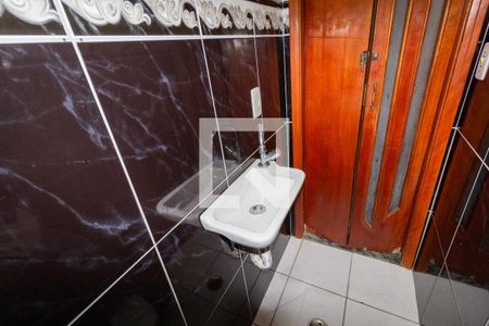 Casa à venda com 330m², 3 quartos e 4 vagas Casa à venda com 330m², 3 quartos e 4 vagasBanheiro 4