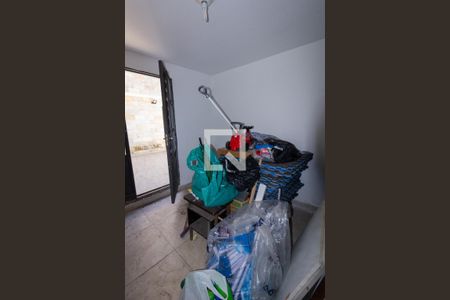 Casa à venda com 330m², 3 quartos e 4 vagas Casa à venda com 330m², 3 quartos e 4 vagasQuartinho da bagunça