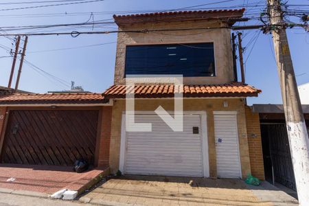 Casa à venda com 330m², 3 quartos e 4 vagas Casa à venda com 330m², 3 quartos e 4 vagasFachada