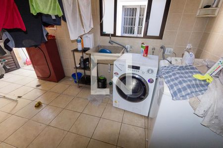 Casa à venda com 330m², 3 quartos e 4 vagas Casa à venda com 330m², 3 quartos e 4 vagasÁrea de Serviço