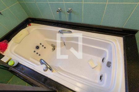 Casa à venda com 330m², 3 quartos e 4 vagas Casa à venda com 330m², 3 quartos e 4 vagasBanheiro 2 (suíte 1)