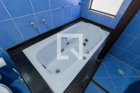 Casa à venda com 330m², 3 quartos e 4 vagas Casa à venda com 330m², 3 quartos e 4 vagasBanheiro 3 (suíte 2)