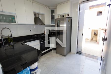 Casa à venda com 330m², 3 quartos e 4 vagas Casa à venda com 330m², 3 quartos e 4 vagasCozinha