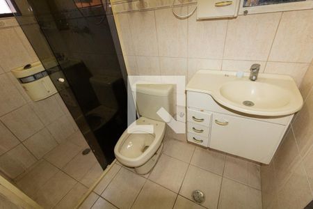 Casa à venda com 330m², 3 quartos e 4 vagas Casa à venda com 330m², 3 quartos e 4 vagasBanheiro 1 (suíte 3)