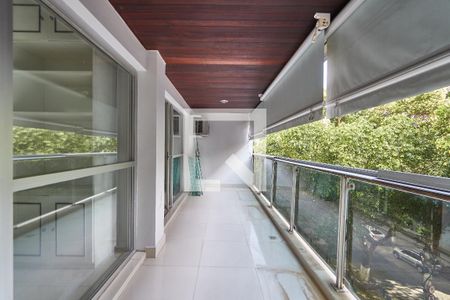 Varanda de apartamento à venda com 3 quartos, 140m² em Grajaú, Rio de Janeiro
