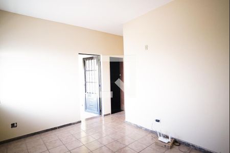 Quarto 1 de casa para alugar com 3 quartos, 210m² em Glória, Belo Horizonte