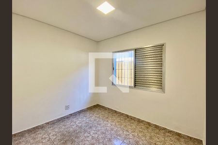 Quarto 2 de casa para alugar com 2 quartos, 80m² em Chácara Mafalda, São Paulo