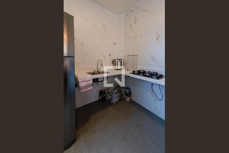 Cozinha de apartamento à venda com 3 quartos, 84m² em Estoril, Belo Horizonte