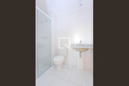 Banheiro de kitnet/studio para alugar com 1 quarto, 38m² em Jardim Flor da Montanha, Guarulhos