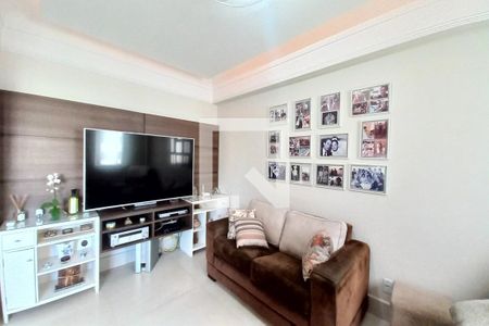 Sala de TV de apartamento à venda com 3 quartos, 160m² em Cambuí, Campinas