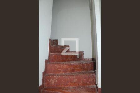Escada de casa para alugar com 1 quarto, 60m² em Metrópole, Nova Iguaçu