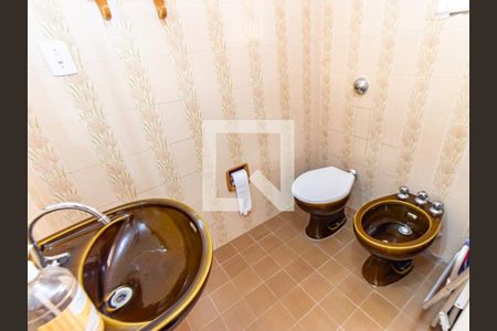 Casa à venda com 133m², 3 quartos e 2 vagas Casa à venda com 133m², 3 quartos e 2 vagasBanheiro