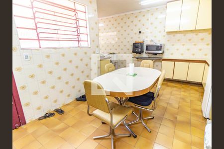 Casa à venda com 133m², 3 quartos e 2 vagas Casa à venda com 133m², 3 quartos e 2 vagasCozinha