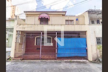 Casa à venda com 133m², 3 quartos e 2 vagas Casa à venda com 133m², 3 quartos e 2 vagasFachada