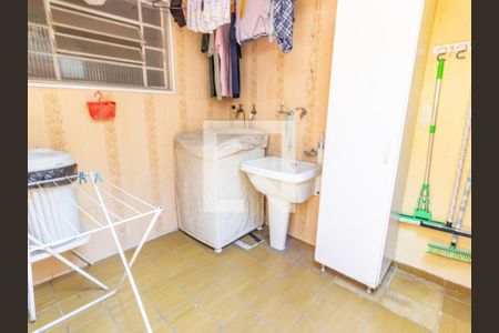 Casa à venda com 133m², 3 quartos e 2 vagas Casa à venda com 133m², 3 quartos e 2 vagasÁrea de Serviço e Quintal