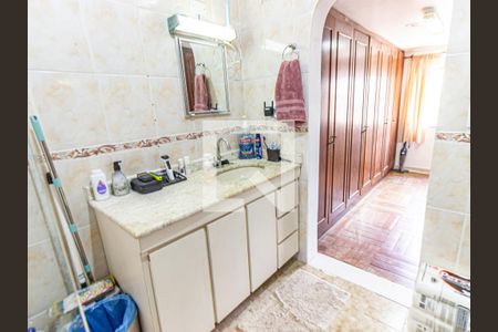 Casa à venda com 133m², 3 quartos e 2 vagas Casa à venda com 133m², 3 quartos e 2 vagasBanheiro da Suíte 1