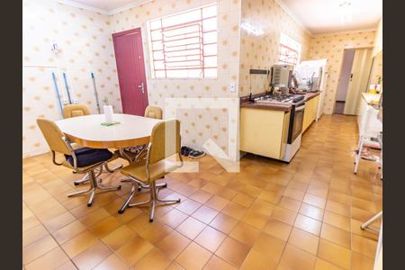 Casa à venda com 133m², 3 quartos e 2 vagas Casa à venda com 133m², 3 quartos e 2 vagasCozinha