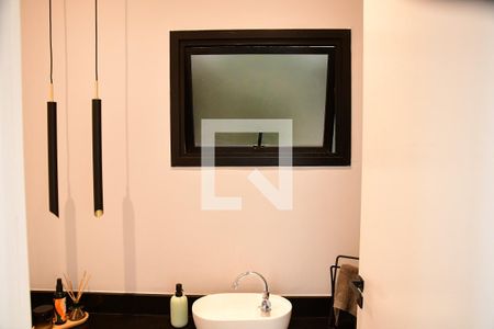Lavabo de casa de condomínio para alugar com 5 quartos, 250m² em Jardim Pioneiro, Cotia