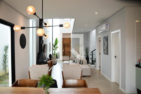 Sala de casa de condomínio para alugar com 5 quartos, 250m² em Jardim Pioneiro, Cotia