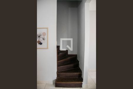 Escada de casa de condomínio para alugar com 4 quartos, 98m² em Praia do Flamengo, Salvador