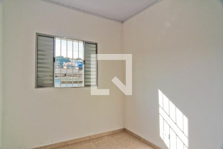Quarto 2 de casa para alugar com 2 quartos, 50m² em Vila Serralheiro, São Paulo