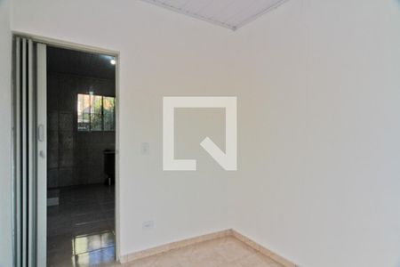 Quarto 2 de casa para alugar com 2 quartos, 50m² em Vila Serralheiro, São Paulo