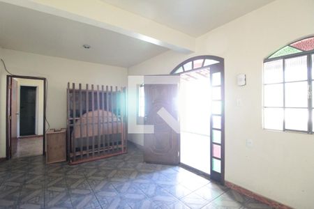 Sala de casa à venda com 2 quartos, 140m² em Piratininga, Belo Horizonte