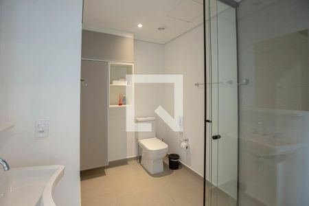 Banheiro de kitnet/studio para alugar com 1 quarto, 18m² em Perdizes, São Paulo