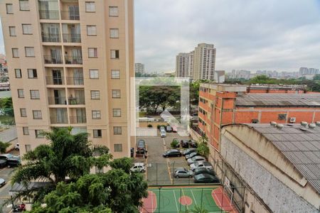 Vista de apartamento para alugar com 3 quartos, 57m² em Piqueri, São Paulo