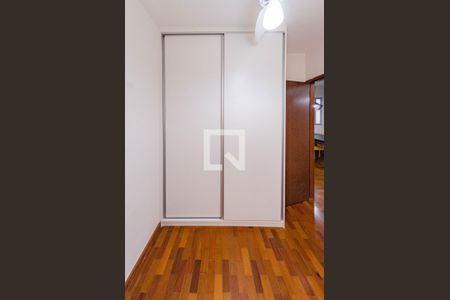 Quarto de apartamento à venda com 2 quartos, 57m² em Buritis, Belo Horizonte