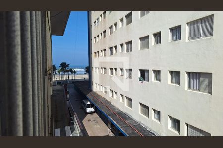 Sala vista  de apartamento para alugar com 1 quarto, 53m² em Nova Mirim, Praia Grande