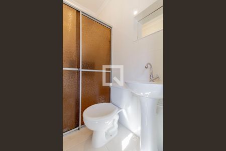 Banheiro Suíte de casa para alugar com 1 quarto, 48m² em Parque Paineiras, São Paulo